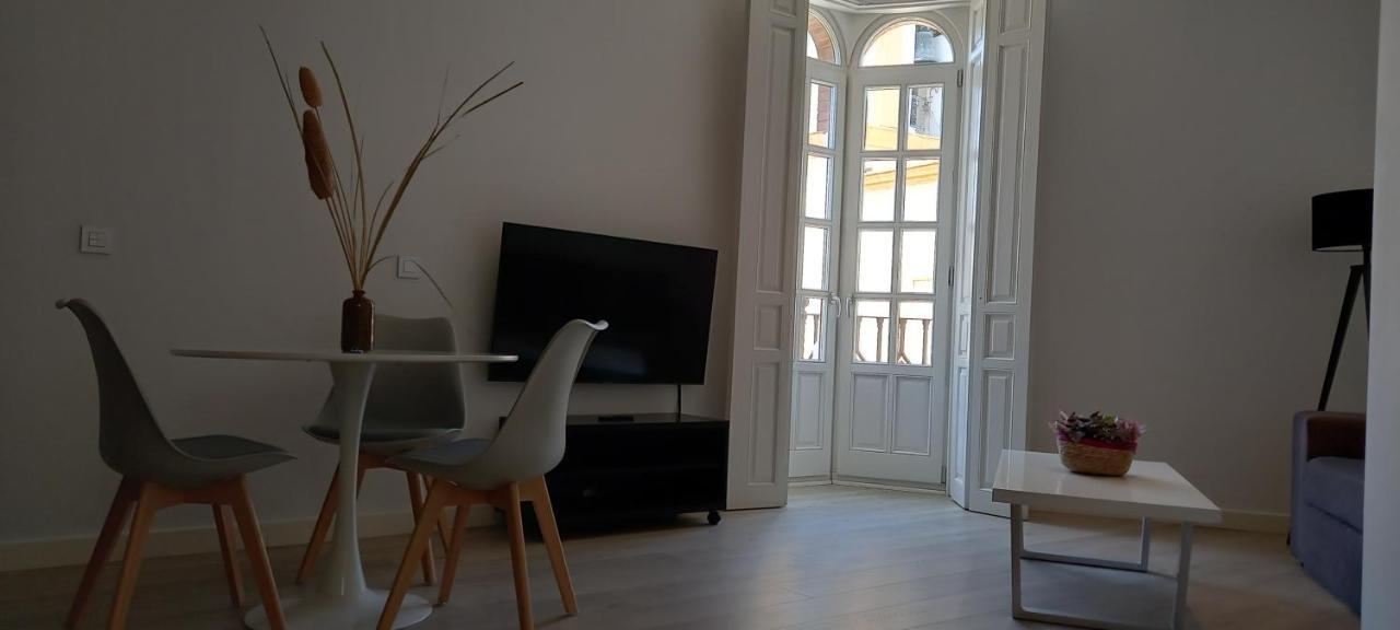 Casa Palacio La Casa Blanca Suites เซบีญา ภายนอก รูปภาพ