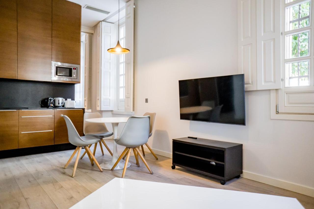 Casa Palacio La Casa Blanca Suites เซบีญา ภายนอก รูปภาพ